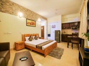 Serviced apartments in Gurgaon for rent near Huda city Centre metro station