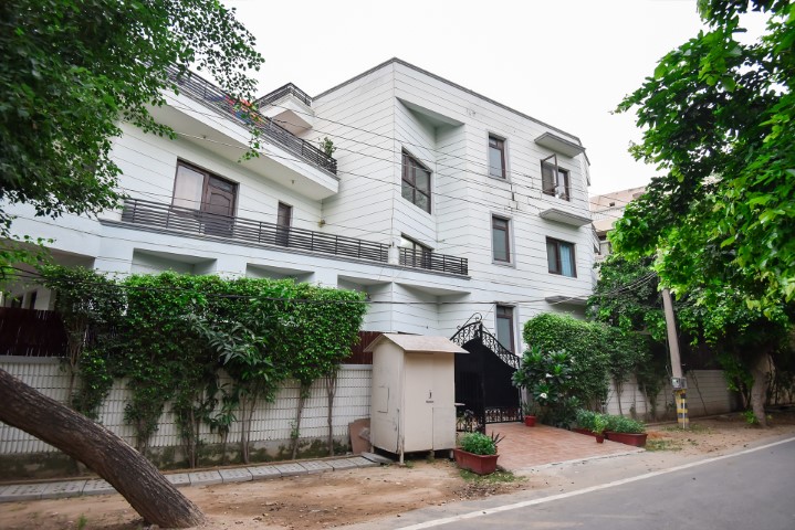 1 BUILDING