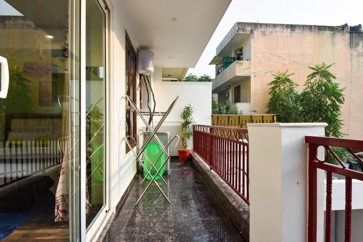 BALCONY 2