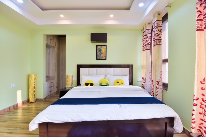 BEDROOM 1