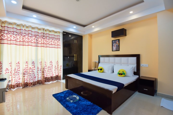 BEDROOM 1.2