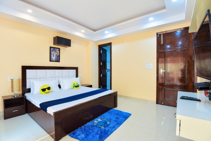 BEDROOM 2.1
