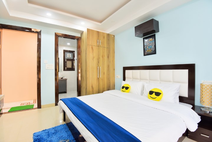 BEDROOM 2