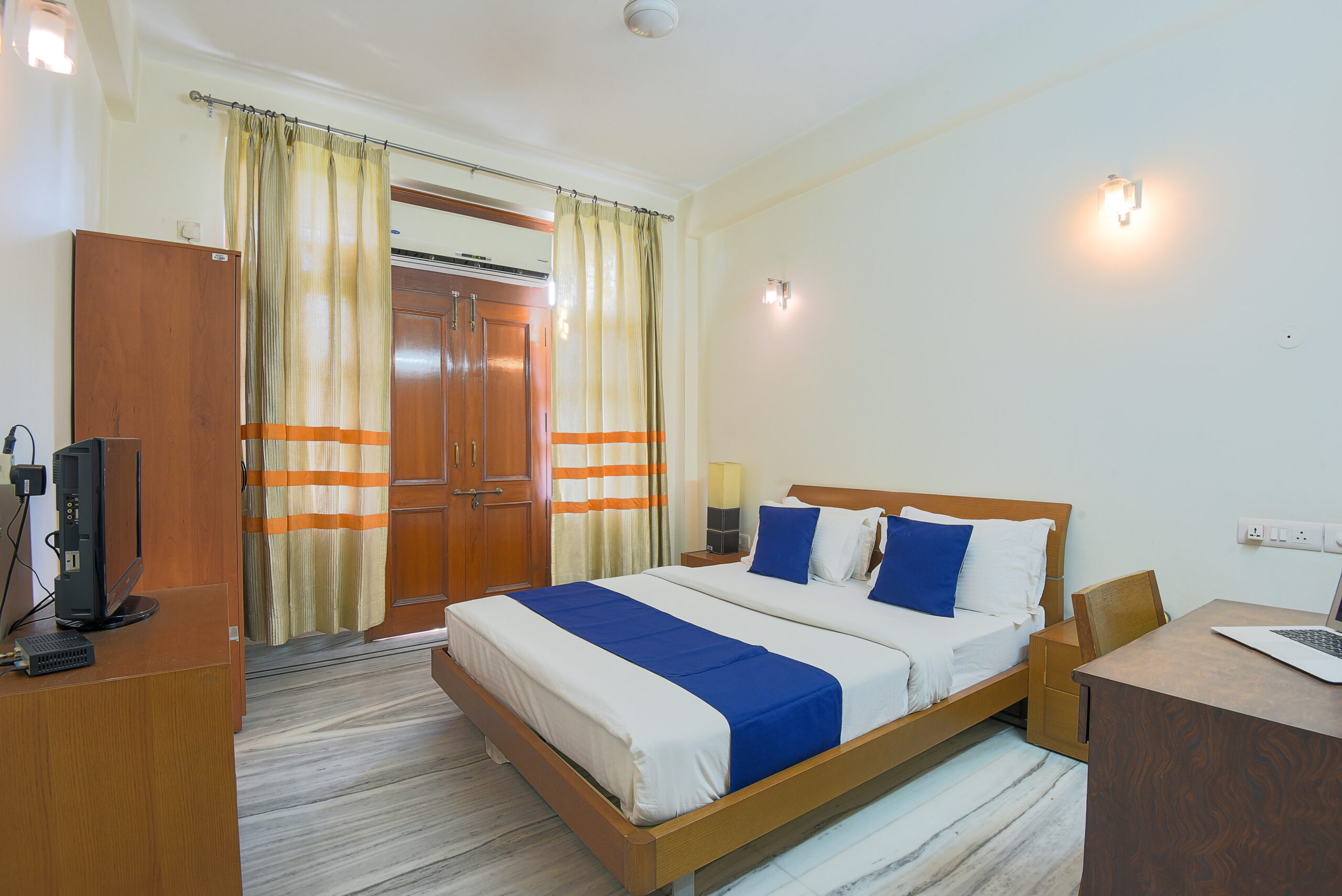 BEDROOM 3.2