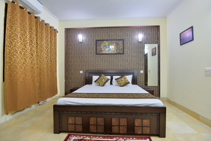 KING SIZE BED