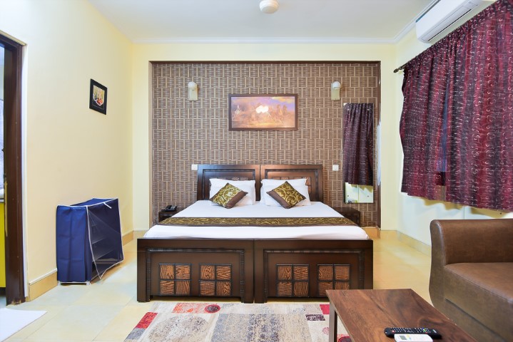 KING SIZE BED