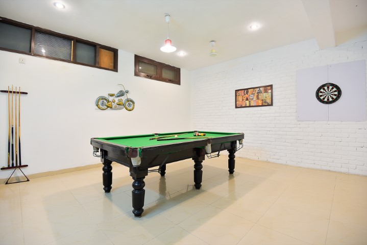 POOL TABLE 1