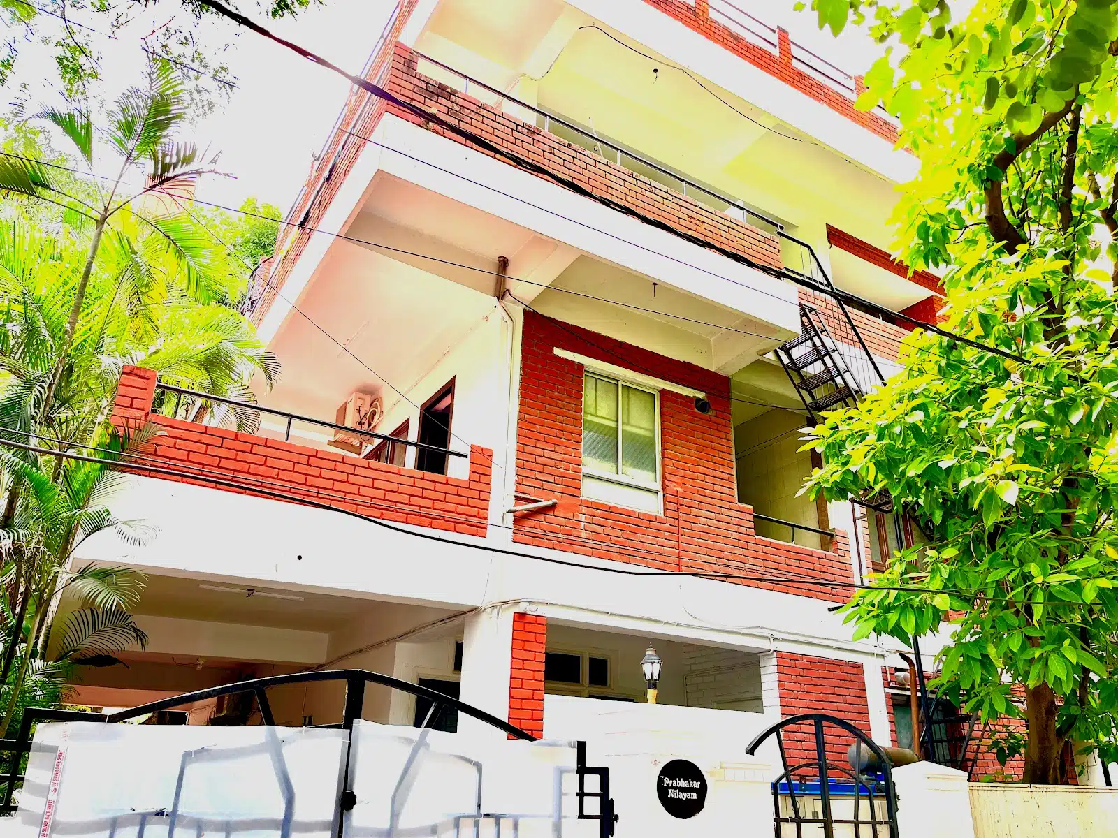 Spacious 1 BHK Serviced Apartment in Hyderabad for Corporate Executives
